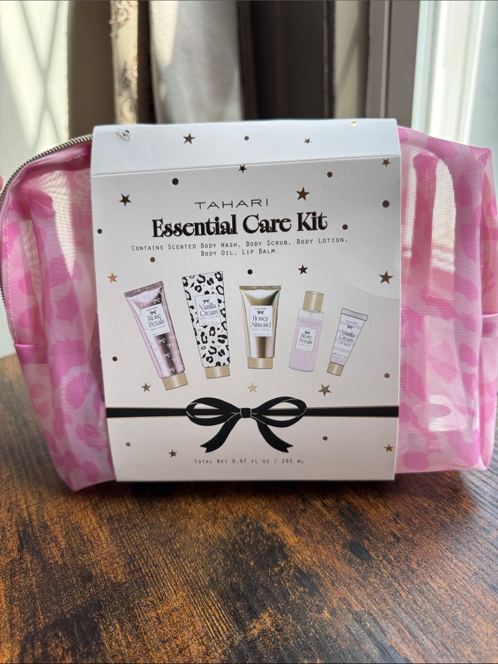 Tahari Essential Carr Kit for Skin